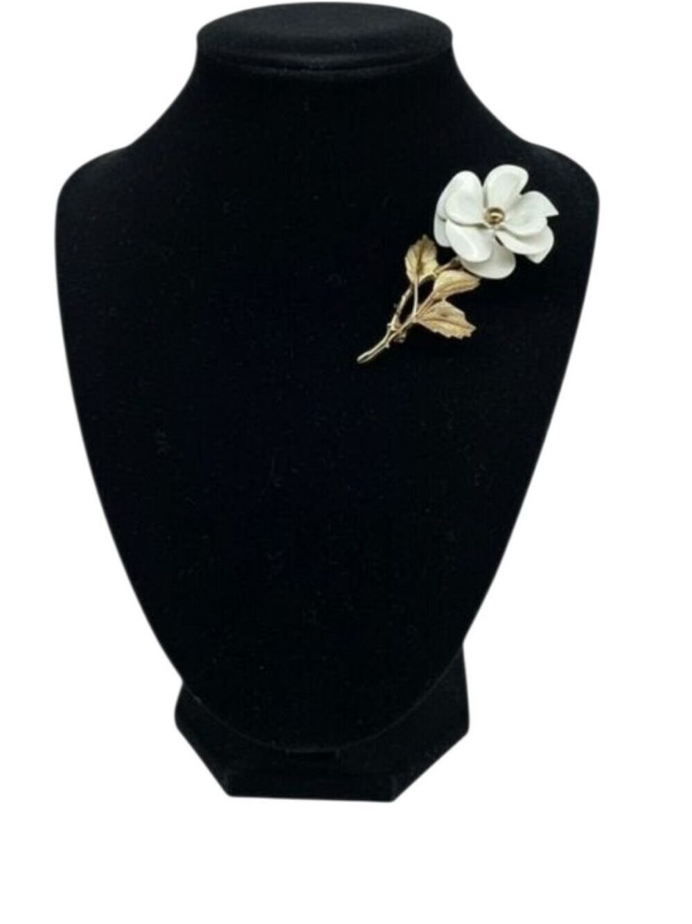 Avon Snow Flower Brooch 1972 Vintage White Floral Gold Tone Pin